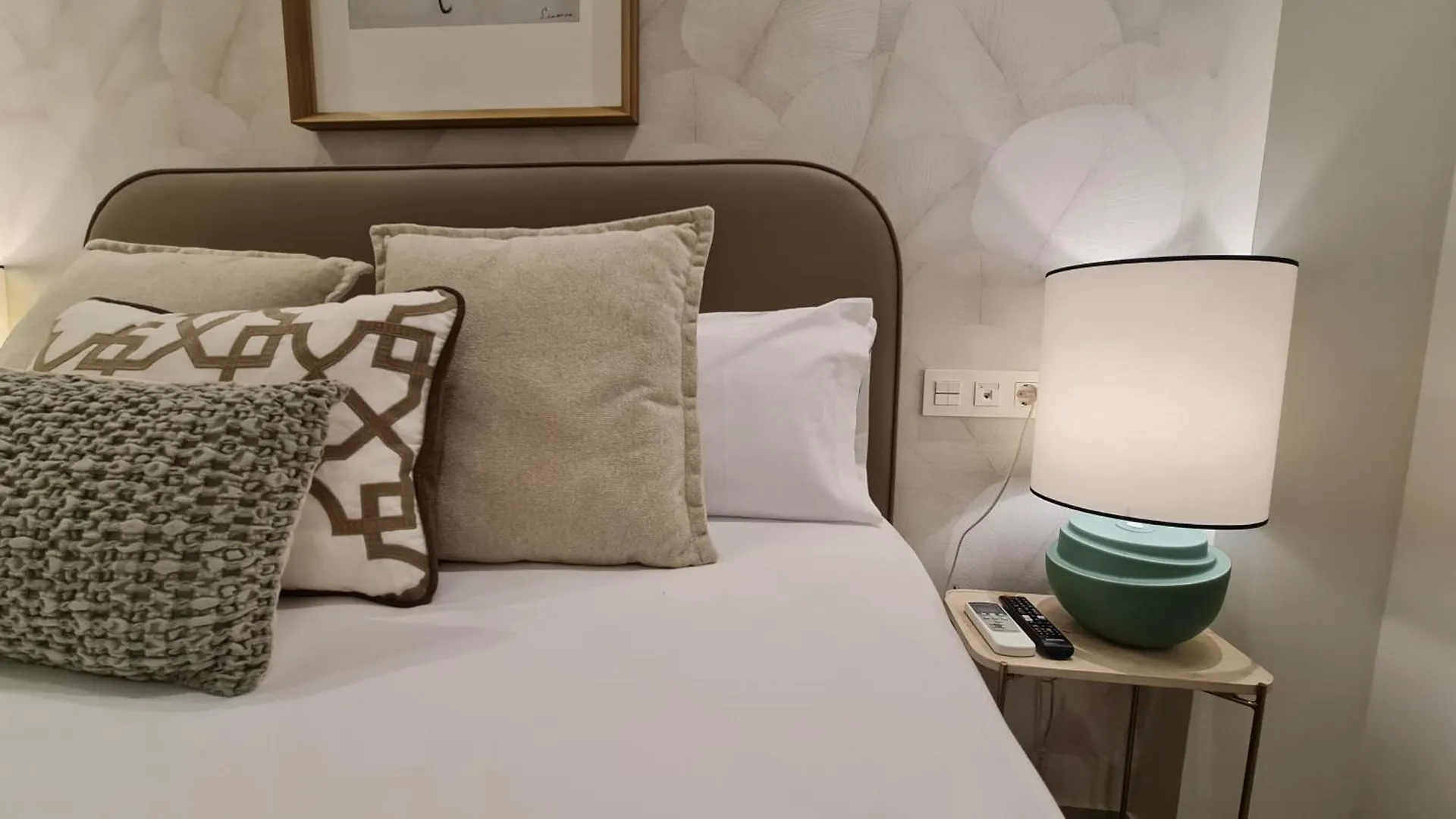 Suspiro 102 Cosmopolitan Loft Apartment Granada